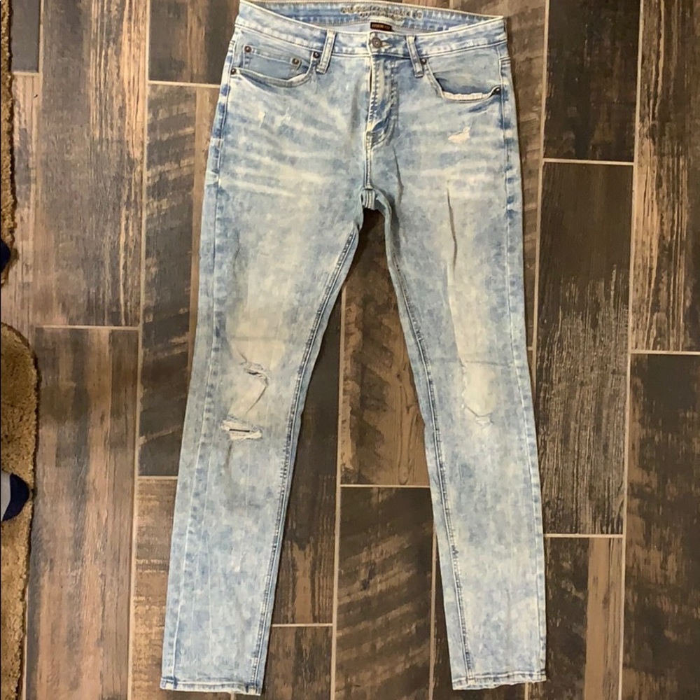 American Eagle Extreme Flex White-Wash Jeans